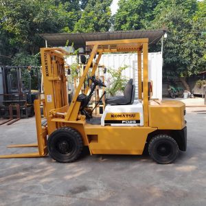 Xe nâng Komatsu FD25-10